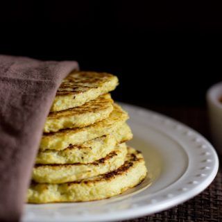 Gluten Free Cauliflower Flatbreads Cauliflower Flatbread, Paleo Gluten Free Recipes, Easy Cauliflower, Gluten Free Egg Free, Vegetarian Paleo, Cauliflower Recipes, Healthy Dog Treats, Gluten Free Diet, Gluten Free Baking