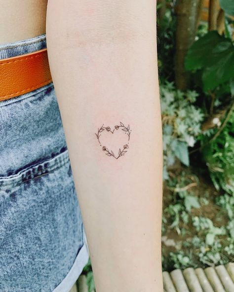 Self Love Heart Tattoo Stencil, Home Is Where The Heart Is Tattoo, Heart Spine Tattoo, Aesthetic Heart Tattoo, Heart Tattoo Fine Line, Heart Fine Line Tattoo, Fineline Heart Tattoo, Minimal Heart Tattoo, Floral Heart Tattoo Design