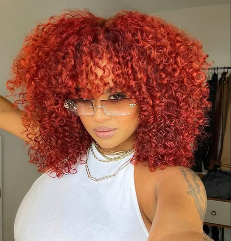 Copper Ombre Curly Hair, Red Blonde Curly Hair, Curly Ginger Hair Black Women, Red Curly Hair Highlights, Copper Red Curly Hair, Red Curly Hair Black Women, Red Streaks, Dyed Curly Hair, Bob Haircut Curly