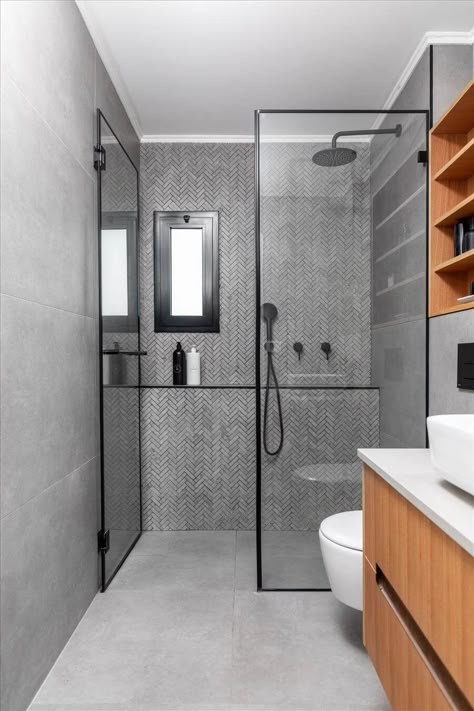 Basement Guest Rooms, Green Tile Bathroom, Bathroom Interior Design Modern, Bilik Air, Small Bathroom With Shower, Small Bathroom Interior, Simple Bathroom Decor, Bathroom Decorating Ideas, Bathroom Shower Walls