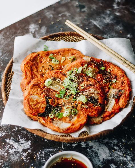 Korean Kimchi pancakes called Kimchijeon is a delicious breakfast recipe and a great way to expand your pallet and taste buds #korean #pancakes #breakfast #uniquefoods Kimchijeon Recipe, Kimchi Jeon Recipe, Korea Kimchi, Kimchi Pancakes, Kimchi Pancake, Vegan Kimchi, Korean Kimchi, Kimchi Fried Rice, Kimchi Recipe