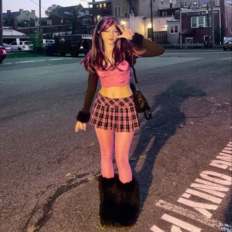 Hot Pink Emo Outfit, Black Egirl Outfits, Pink Alt Outfits, Draculaura Inspired Outfits, Pink Emo Outfits, Alt Girl Style, Draculaura Aesthetic Outfit, Pink And Black Goth, Y2k Alternative Fashion