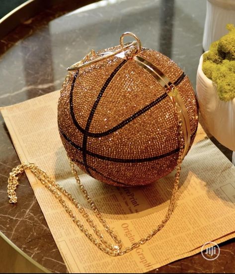 This basketball evening bag captures all the surrounding eyes,fashion style dress can match with this evening clutch,make more fashionable and elegant. #clutch Formal Clutch Purse, Basketball Purse, Gold Clutch Purse, Bling Purses, Basketball Bag, Rhinestone Handbags, Bola Basket, Glitter Bag, Party Purse