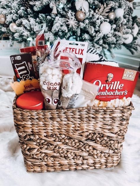 Movie Lover Gift Basket, Christmas Eve Basket, Xmas Gift Baskets, Winter Gift Basket, Movie Basket Gift, Family Gift Baskets, Movie Night Gift Basket, Movie Night Gift, Best Gift Baskets