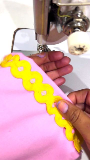 Jass Designer on Instagram: "✨Sewing Tips And Tricks✨ Zig Zag/Rick Rack . #sewing #stitching #trending #reel #jassdesigner #costura" Sewing Tips And Tricks, January 3, Rick Rack, Sewing Tips, Sewing Hacks, Zig Zag, Tips And Tricks, Stitching, Sewing