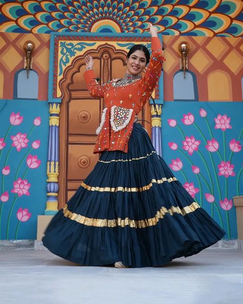 Yashvi Tank X Raja Rani Couture @yashitank05 Padharo Raas ka Raja aur Fashion ki Rani! Embrace the magic of Navratri with Raja Rani Couture’s chaniya choli—where tradition meets elegance in every spin! 𝐂𝐮𝐬𝐭𝐨𝐦𝐢𝐳𝐞 | 𝐁𝐮𝐲𝐛𝐚𝐜𝐤 | 𝐑𝐞𝐧𝐭 📍 𝐒𝐮𝐫𝐚𝐭 | 𝐀𝐡𝐦𝐞𝐝𝐚𝐛𝐚𝐝 | 𝐑𝐚𝐣𝐤𝐨𝐭 | 𝐉𝐞𝐭𝐩𝐮𝐫 📞 𝟏𝟖𝟎𝟎𝟖𝟖𝟗𝟔𝟎𝟓𝟓 [Festival Outfit, Radiance, Ethnic Wear, Fashion Statement, Garba Nights, Navratri Fun, Traditional Attire, Colorful, Majestic, Festive Lights, Charm, Delight] Garba Fits, Garba Chaniya Choli, Stitch Dress, Special Outfits, Navratri Dress, Navratri Chaniya Choli, Iphone Wallpaper Hd Nature, Navratri Special, Saree Blouse Designs Latest