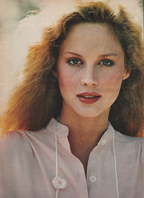 Vintage Seventeen Magazine, Karen Graham, Seventeen Magazine Fashion, Just Seventeen, 70s Girl, 70s Makeup, Fragrance Ad, Super Models, 1970's Fashion