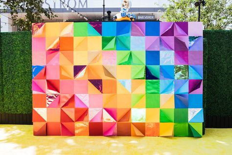 Prism Decor, Square Backdrop, Unique Event Decor, Art Competition Ideas, Rainbow Backdrop, Geometric Rainbow, Pride Day, Event Backdrop, Paper Backdrop