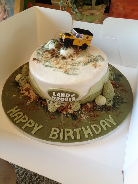 Landrover Birthday Cake Range Rover Logo, Car Birthday Cake, Birthday Cake For Men, Cake For Men, Best Birthday Cake, Kids Birthday Party Cake, Cake Land, Dad Birthday Cakes, 16 Birthday Cake