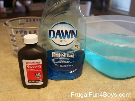 bubble making - 1 gallon hot water... Giant Bubble Solution, Bubble Solution Recipe, Baking Powder Recipe, Bubble Recipe, Homemade Bubbles, Giant Bubbles, Shower Scrub, Laundry Stains, Carpet Cleaning Hacks