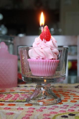 It goes without saying that our candles are super gorgeous! But, many of you… Candles With Jewelry Inside, Lilin Aroma, Witchy Candles, Candle Making Recipes, Jewel Candles, Candy Candle, Candle Obsession, Cream Candles, Cupcake Candle