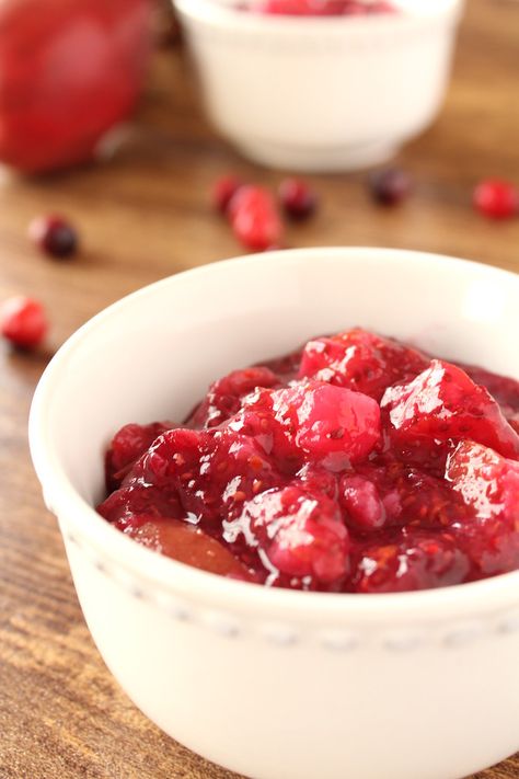 Cranberry-Pear Chia Seed Jam is an easy DIY gift for the holiday season and is perfect to top your yogurt and favourite cheeses. Sugar Free Cranberry Sauce, Steak Sauce Recipes, Cranberry Pear, Chia Seed Jam, Cranberry Sauce Recipe, Cranberry Sauce Homemade, Thanksgiving Dishes, Steak Sauce, Orange Spice