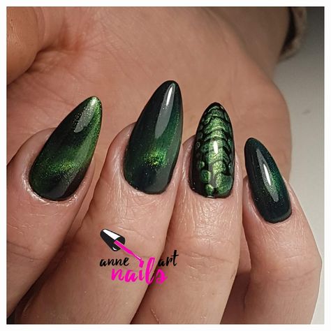 Dragon Egg Nails, Green Snake Nails, Reptile Nails, Holloween Nails, Dragon Nails, Dragon Egg, New Year's Nails, Cute Acrylic Nails, Green Nails