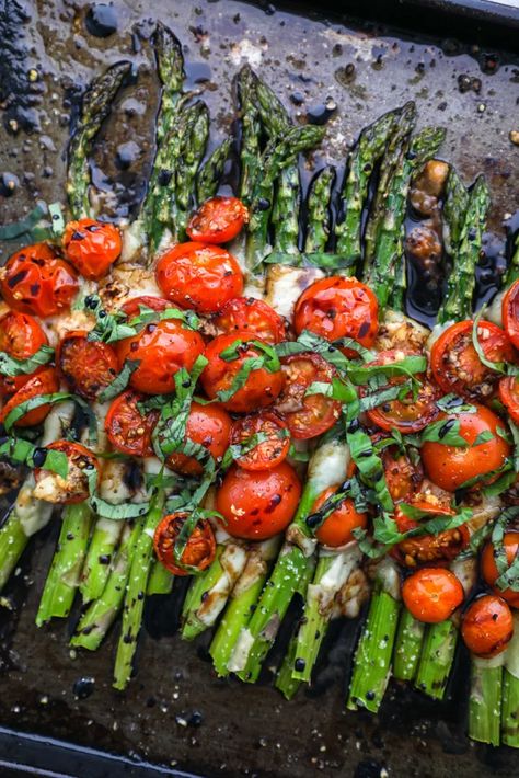 Asparagus With Tomatoes, Parmesan Roasted Asparagus, Italian Antipasto, Asparagus Recipes Roasted, Roasted Vegetable Recipes, Vegetable Side Dishes Recipes, Easy Italian, Roasted Asparagus, Veggie Side Dishes