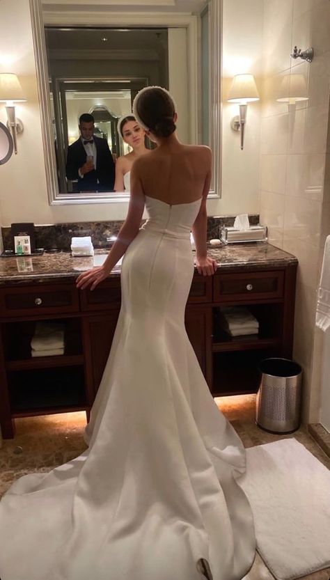 #follow #weddinggown #weddingdress #wedding #clothing #clothes #dresses #gowns #fashion #style #bridal #bride #blog #blogging #blogger Dream Wedding Ideas Dresses, Classy Wedding, A Wedding Dress, Wedding Mood, Dreamy Wedding, Dream Wedding Dresses, Future Wedding, Pretty Dresses, Wedding Inspo