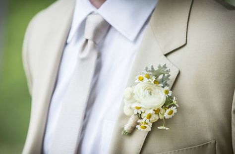 Feverfew Boutonniere, Chamomile Boutonniere, White Wildflower Boutonniere, Daisy Boutineer, Daisy Boutonniere, Yellow Boutonniere, Thistle Boutonniere, Dance Flowers, Peach Ranunculus