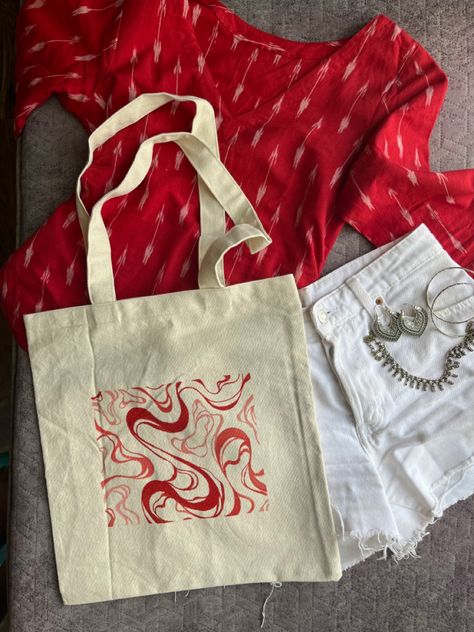 Tote Bag Painting, Painted Tote Bag, Totes Ideas, Bag Painting, Graphic Design Brochure, Red Painting, Painted Tote, T Shirt Painting, White Tote Bag