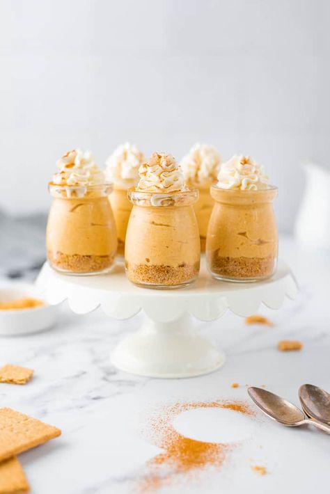 Pumpkin Cheesecake Mousse, Fall Cheesecake, Cheesecake Mousse Recipe, No Bake Pumpkin, Cheesecake In A Jar, No Bake Pumpkin Cheesecake, Pumpkin Mousse, Chilled Desserts, Cheesecake Mousse