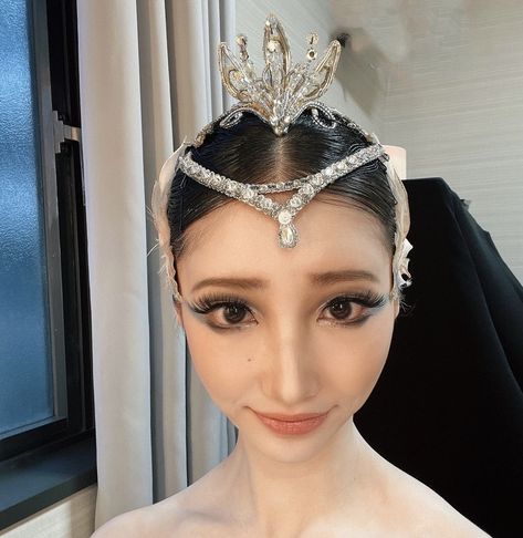 Ballet Dancer Makeup, Nutcracker Makeup Ballet, Ballerina Stage Makeup, Ballet Makeup Stage Ballerinas, Ballet Makeup Stage, Stage Makeup Dance, Ballet Stage Makeup, Stage Makeup Dancer, Nutcracker Makeup