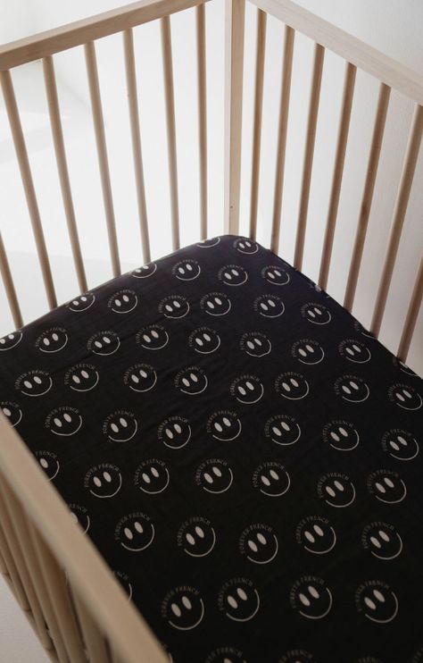 Snuggle your little one in the ultimate comfort with our FF Smile Charcoal Crib Sheet! This super-soft muslin gets even softer with each wash, and it's designed to provide cozy warmth without ever becoming too hot. Get a good night's sleep for you and your baby! 100% muslin cottonCare Instructions : Machine wash with like colorsTumble dry on low or hang dryExclusively available at Forever French Baby Cool Boy Nursery, Checkered Nursery Baby Boy, Checkered Nursery, Brother Room, Hot Wheels Room, Black Nursery, Burp Clothes, French Baby, Toddler Boys Room