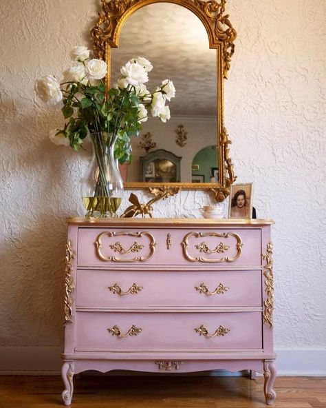 Colorful French Provincial Decor, French Provincial Dresser Handles, Pink Antique Aesthetic, Pink French Bedroom, Gold Theme Room, Modern French Provincial Bedroom, Parisian Dresser, Pink French Provincial Dresser, French Provincial Bedroom Furniture