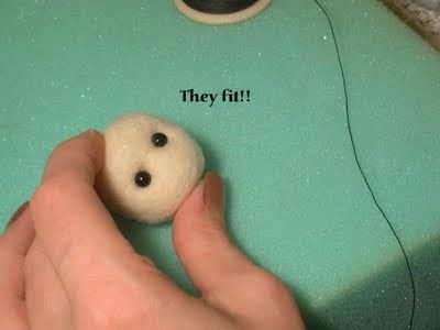 Tutorial: How to add glass eyes with loops onto a wool or needle felted doll's face. Felted Nest, Felting Tutorial, Needle Felting Tutorial, Wet Felting Projects, Wool Needle Felting, Needle Felting Tutorials, Wet Felt, Felted Animals, Felting Tutorials