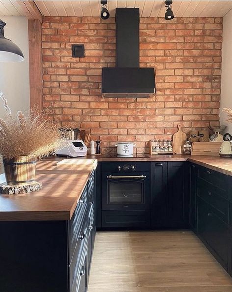 Rustic Kitchen Backsplash, Industrial Kitchen Design, Rustic Modern Kitchen, Small Kitchen Decor, Rustic Kitchen Design, Kitchen Room Design, Kitchen Inspiration Design, Open Plan Kitchen, Rustic Kitchen