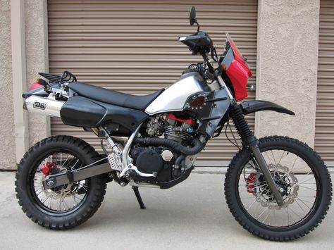 Amazing custom built KLR. #KLR650 #adventurebike #dualsport #advrider #motorcycle Klr 650 Custom, Klr 650 Adventure, Adventure Bike Motorcycles, Klr 650, Dual Sport Motorcycle, Enduro Motorcycle, Scrambler Motorcycle, Motor Bike, Motocross Bikes