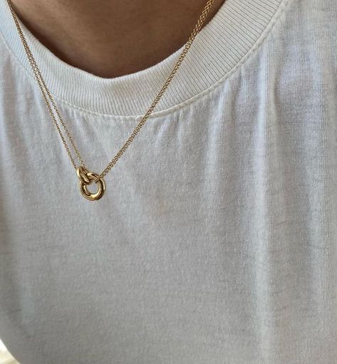 Classy Gold Jewelry, Mejuri Necklace, Fitness Inspiration Body, Classy Jewelry, Top Secret, I Love Jewelry, Link Necklace, Initial Necklace, Ear Piercings