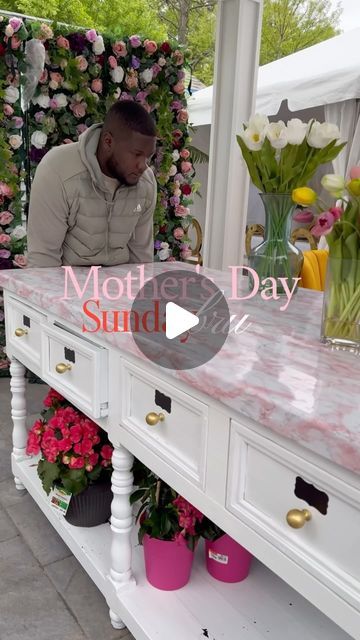 𝐂𝐨𝐜𝐨𝐧𝐮𝐭𝐜𝐮𝐩 on Instagram: "Mother’s Day Sunday Brunch Tea Party edition..  Another happy client 🫶🏽" Dessert And Drink Table, October Brunch Ideas, Tea Brunch Ideas, Brunch Ideas Aesthetic, Mother Daughter Brunch Ideas, Diy Brunch Ideas, Mothers Day Event Ideas, Brunch Buffet Tablescape, Brunch Layout Ideas