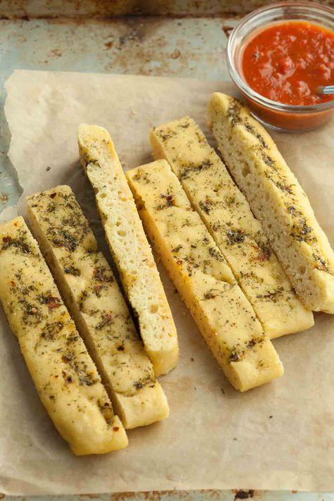 It’s easy to make your own fresh from the oven, garlic and herb gluten-free soft breadsticks at home. Soft Breadsticks Recipe, Soft Breadsticks, Oven Garlic, Breadstick Recipe, Gluten Free Breadsticks, Grain Free Bread, Bread Sticks Recipe, Garlic Breadsticks, Paleo Baking