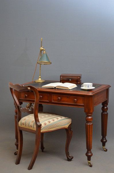 OnlineGalleries.com - Early Victorian Writing Table in Mahogany Victorian Study Table, Writing Table Ideas, Small Dining Room Wall Decor, Vintage Study Table, Dining Room Ideas Farmhouse, Table Chairs Design, Victorian Writing Desk, Antique Office Furniture, Victorian Writing