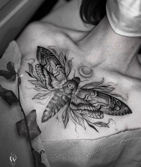 Tattoo Papillon, Dark Feminine Tattoos, Thigh Piece Tattoos, Moth Tattoo Design, Mystical Tattoos, Throat Tattoo, Neck Tattoos Women, Insect Tattoo, Mushroom Tattoos