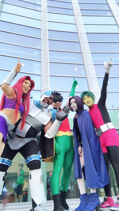 Teen Titans Halloween Costume Group, Cosplay Trio Ideas, Halloween Costumes 5 Friends, Teen Titans Costume Group, Group Cosplay Ideas Anime, Teen Titans Group Costume, Teen Titans Go Halloween Costumes, Comicon Cosplay Ideas, Raven Teen Titans Go Outfit Halloween