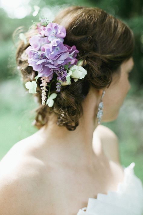 purple hydrangea flower hairdo Hydrangea Hair Piece, Hydrangea Flower Crown, Formal Aesthetic, Purple Hydrangea, Evening Star, Prom Hairstyles For Short Hair, Hydrangea Purple, Flower Shorts, Wedding Updo