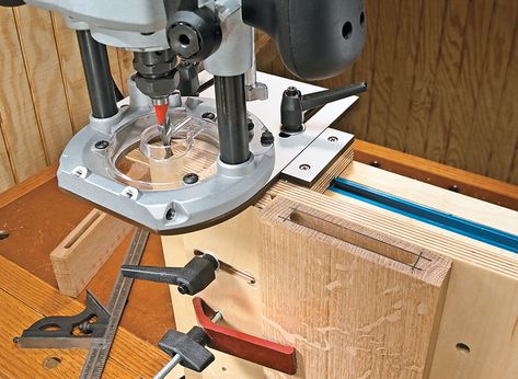 Plunge Router Mortising Jig | Woodworking Project | Woodsmith Plans Biscuit Joiner, Router Jigs, Router Tables, Hacks Ikea, Woodworking For Beginners, Wood Magazine, Woodworking Box, Woodworking For Kids, French Cleat