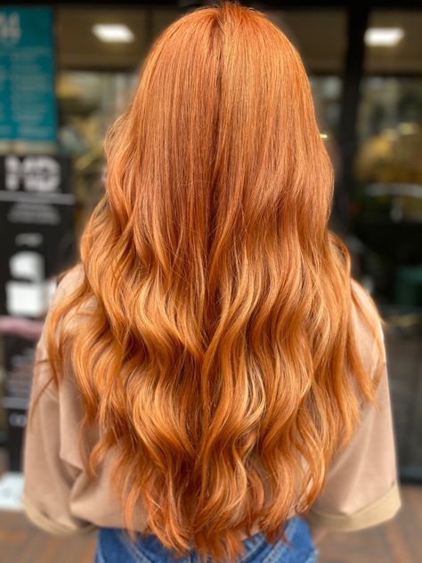 Peachy Copper Hair, Messy Cute Hairstyles, Golden Orange Hair, Vibrant Ginger Hair, Golden Ginger Hair, Golden Copper Hair, Pretty Red Hair, Ginger Roots, Ginger Models