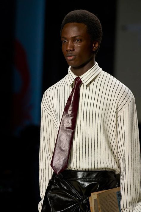 Bottega Veneta Shirt, 2024 Fits, Tie Outfit, Masc Fashion, Leather Tie, Tie Styles, Cool Fits, Fashion 2024, Vogue Runway