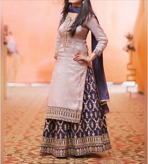 Pinterest: @pawank90 Kurti Skirt Indian Weddings, Long Kurti With Skirt Party Wear, Long Kurta With Skirt, Lehenga With Long Shirt, Long Kurti Designs Party Wear, Long Kurti With Skirt, Embroidery Designs For Suits, Kurti With Skirt, Kurti Skirt