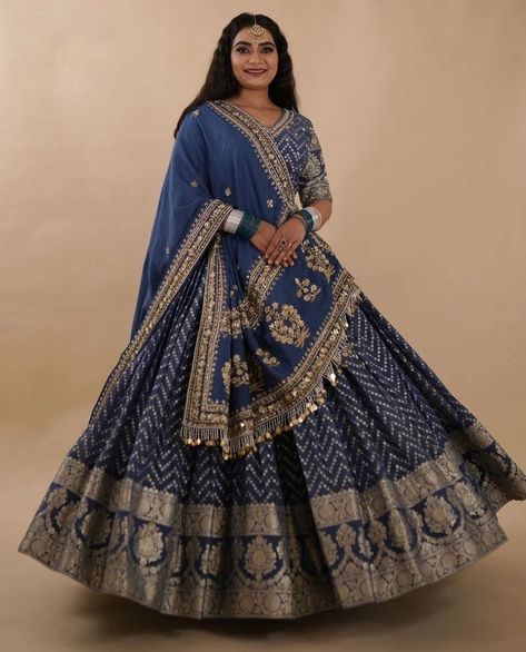 Outfit Ideas For Marriage Function, Chaniya Choli Designs For Wedding, Chaniyacholi Designer For Wedding, Banarasi Lehenga Sabyasachi, Lengha Choli Modern Wedding, Lehenga For Bride's Sister Indian, Elegant Skirt Outfits, Chaniya Choli Designs, Designer Bridal Lehenga Choli