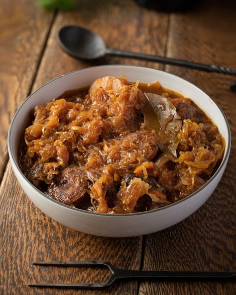 Bigos Hultajski in Slow Cooker : slowcooking Polish Bigos Recipe, Polish Sauerkraut, Hunters Stew, Sourdough Bread Recipe, Cozy Meals, Polish Recipes, Spinach Stuffed Chicken, Smoked Sausage, 1 Of 1