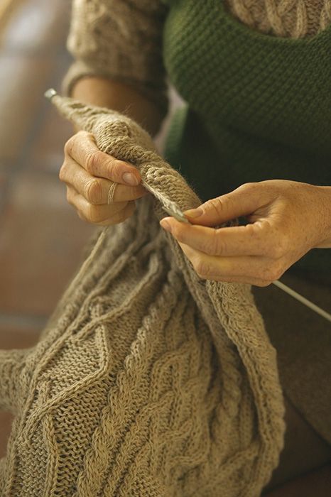 Merchant-and-Makers-Inis-Meain-5 Freida Mcfadden, Walk Idea, Old Sweater, Walking Alone, Lavender Blue, Travel Alone, Manado, Neck Warmer, Fair Isle