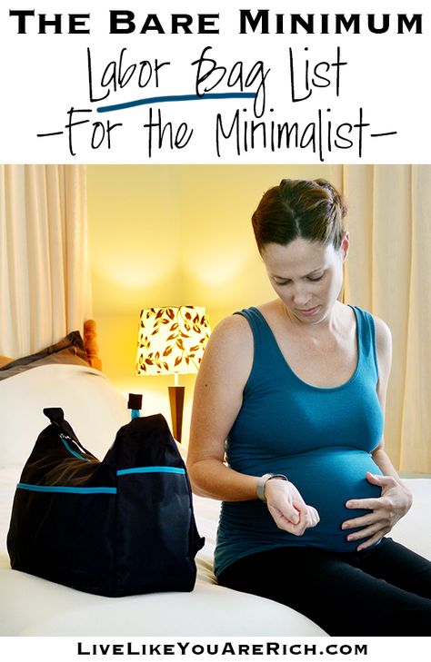 The Bare Minimum: Labor Bag List for the minimalist. Tired of extensive lists of what to pack for the hopsital? This list is for you. Baby Preparation, Labor Bag, Postpartum Care Kit, Minimalist Packing, Pregnancy Info, Mom Dad Baby, Bare Minimum, Baby L, Bag Packing