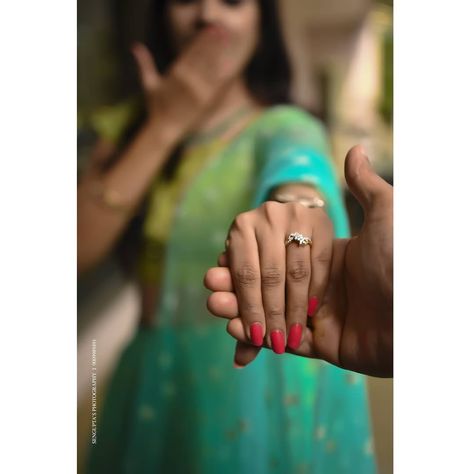 Engagement Portraits Poses, Engagement Shoots Poses, Engagement Photography Poses, Indian Wedding Photography Couples, Bridal Photography Poses, Indian Wedding Couple Photography, Engagement Pictures Poses, Wedding Photoshoot Poses, Romantic Couples Photography