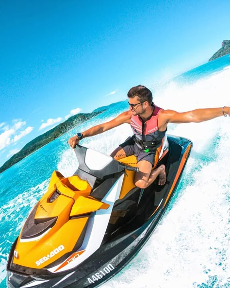 Sea Doo Jet Ski, Bali Poses, Seadoo Jetski, Boat Riding, Water Rides, Obx Life, Jet Skiing, Sport Aesthetic, Pontoon Boats