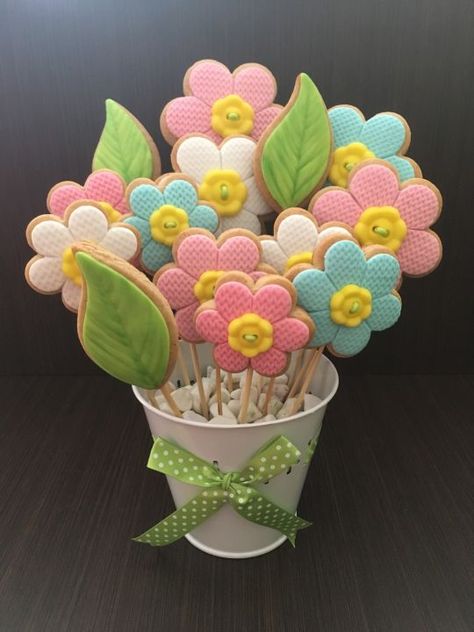 Flower Cookies Bouquet, Cookie Arrangements, Flower Sugar Cookies, Edible Bouquets, Cookie Bouquet, Edible Cookies, Spring Cookies, Summer Cookies, Fancy Cookies