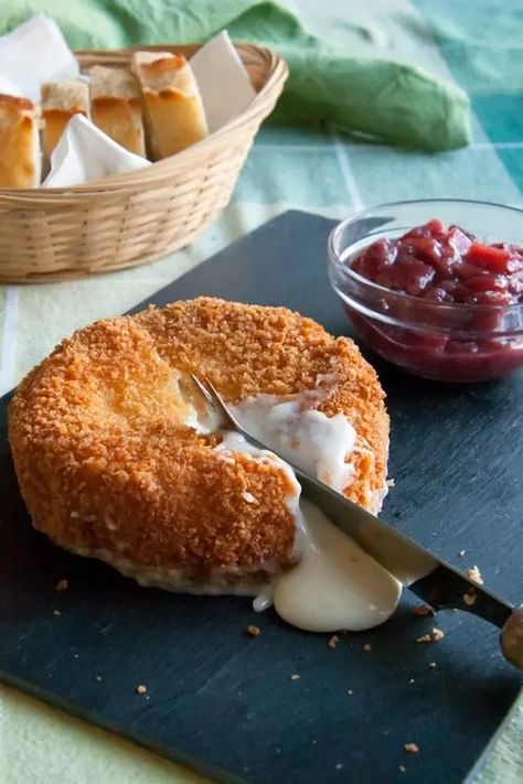 Impress your guests with a warm, gooey deep-fried brie enclosed in a crisp breaded coating. Pair it with a sweet-and-sour cranberry-apple chutney, or serve it straight up... but either way, make sure you've got loads of bread for scooping up that gorgeous melty cheese! Fried Brie, Brie Cheese Recipes, Brie Cranberry, Chinese Five Spice Powder, Apple Chutney, Five Spice, Cranberry Chutney, Deep Fried Food, Holiday Appetizer