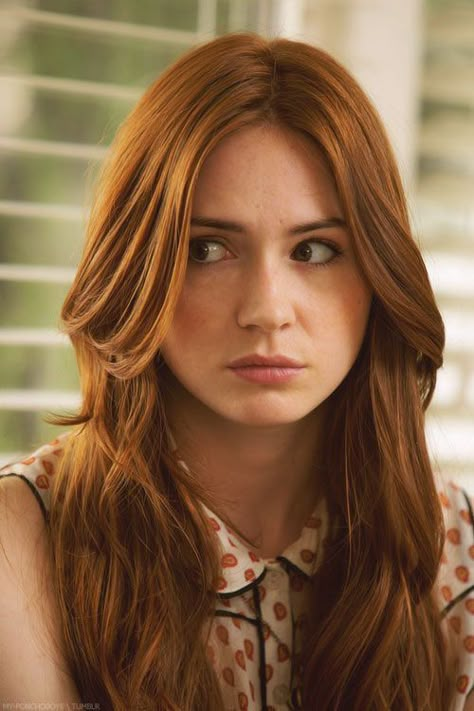 karen gillan red head hair cute bangs Red Headed Actresses, Karen Gillen, Karen Gillian, Amy Pond, Lily Evans, Karen Gillan, Redhead Girl, Marauders Era, Look At You