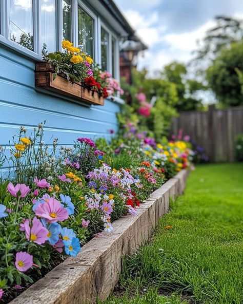 Garden With Flowers Ideas, At Home Flower Garden, Backyard Flower Garden Ideas, Flower Garden Inspiration, Container Flower Garden, Creative Garden Ideas, Flower In Pot, Home Landscaping, Backyard Garden Design