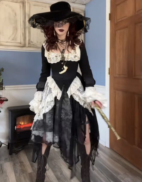 All Hallows Eve Ren Fest, Saloon Dress, Saloon Girl Costumes, Saloon Girls, Ren Fest, Fashion Gallery, S Video, Festival Outfit, Character Outfits